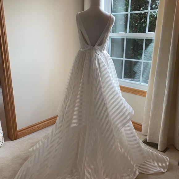 Hayley Paige Decklyn Wedding Gown - Picture 5 of 8